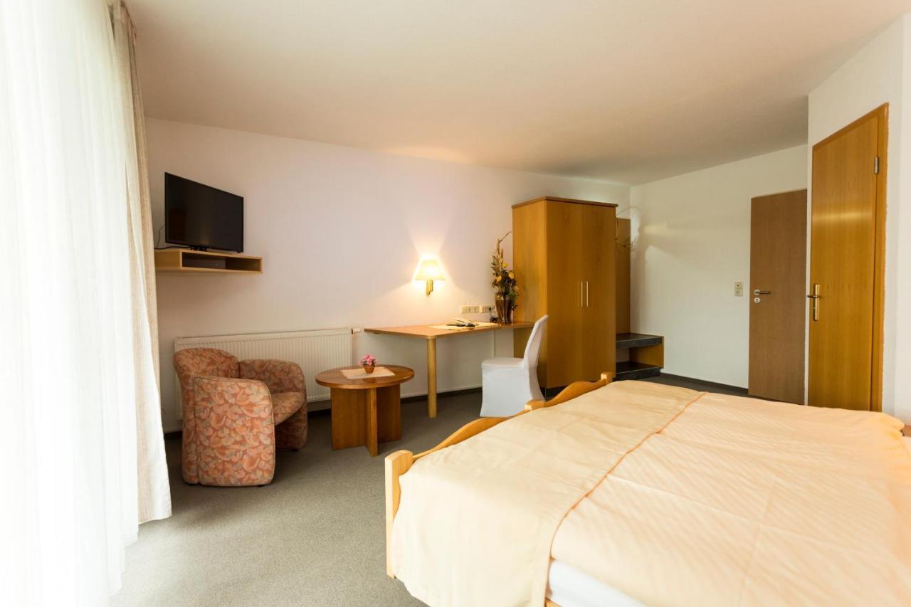 Hotel Und Restaurant Karpfenschaenke Schenkendobern Exteriör bild