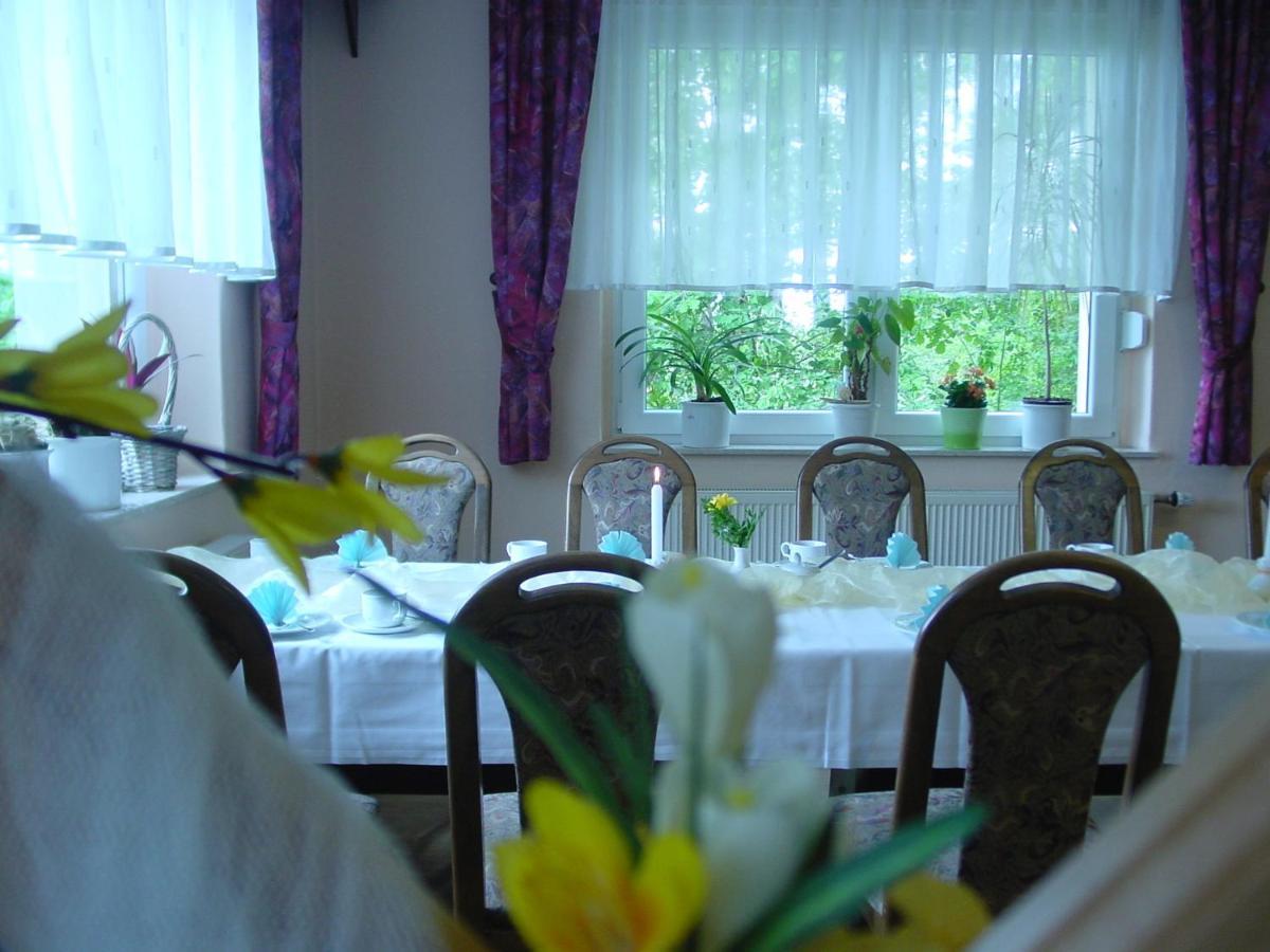 Hotel Und Restaurant Karpfenschaenke Schenkendobern Exteriör bild